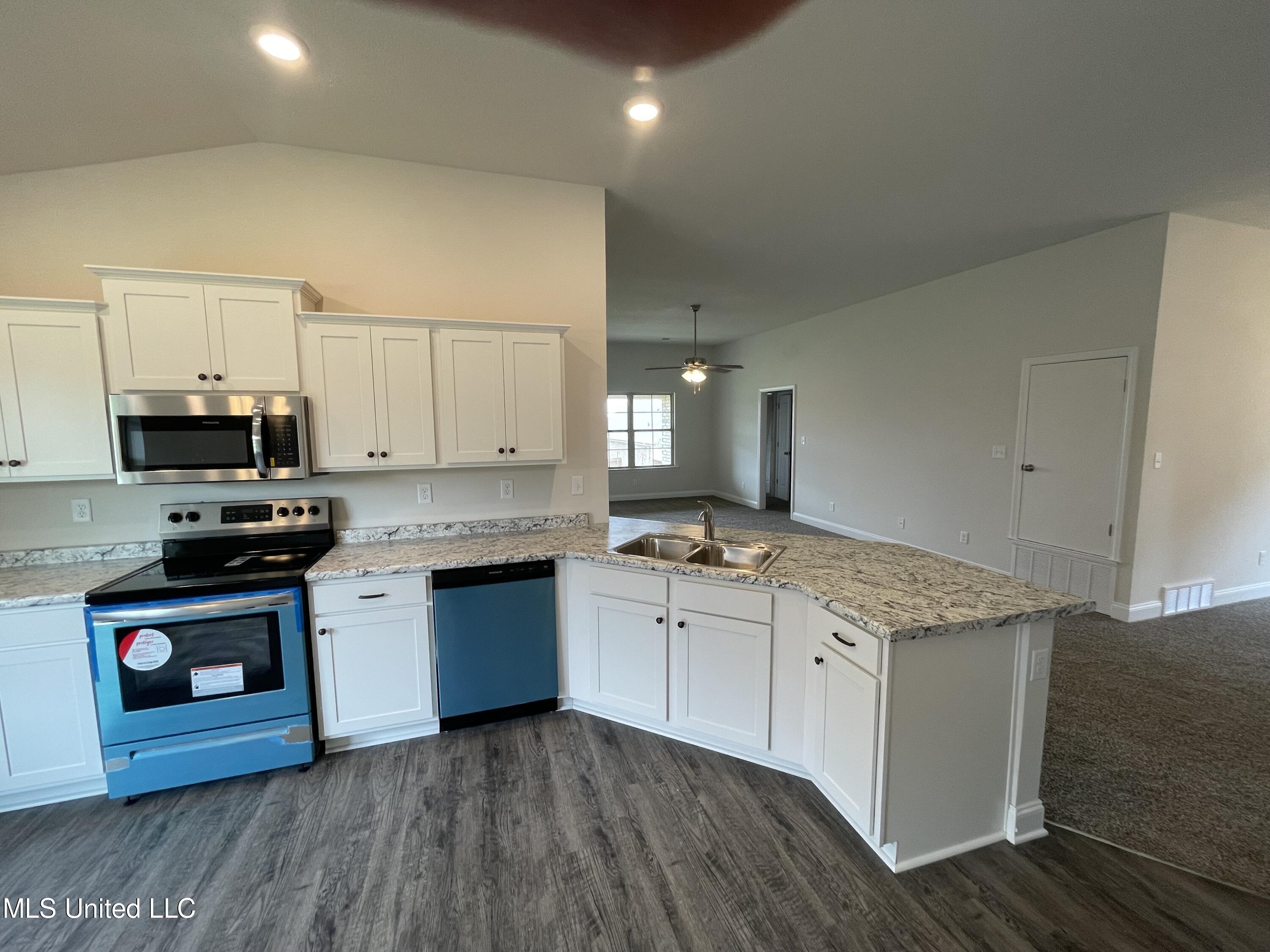 7805 Reece Drive South Southaven, MS 38671 - Photo 5 of 12 IMG_5524 (1)
