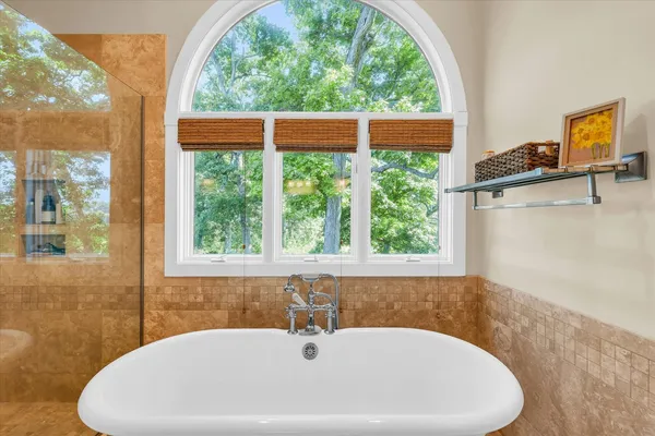 $885,000 | 575 B County Road 2550 North, Mahomet, IL 61853