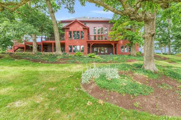 $885,000 | 575 B County Road 2550 North, Mahomet, IL 61853