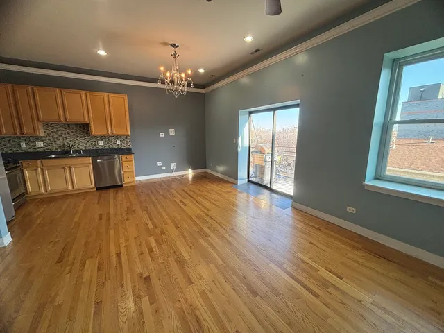 $1,800 | 2120 West Washington Boulevard, Unit 404, Chicago, IL 60612