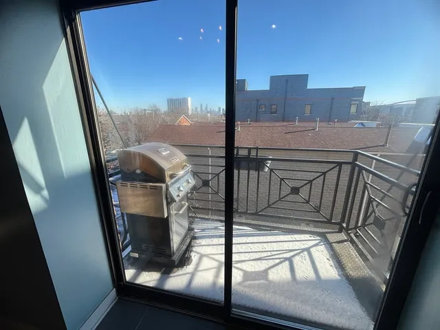 $1,800 | 2120 West Washington Boulevard, Unit 404, Chicago, IL 60612