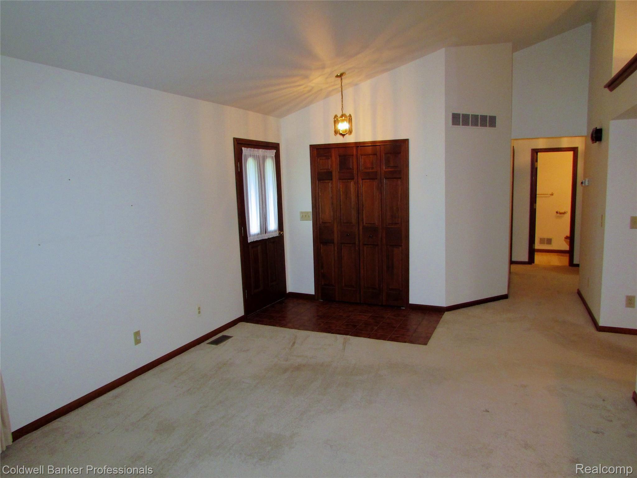 1385 Old Mill Road Lapeer, MI 48446 - Photo 9 of 42 IMG_7778(rev 1).jpg