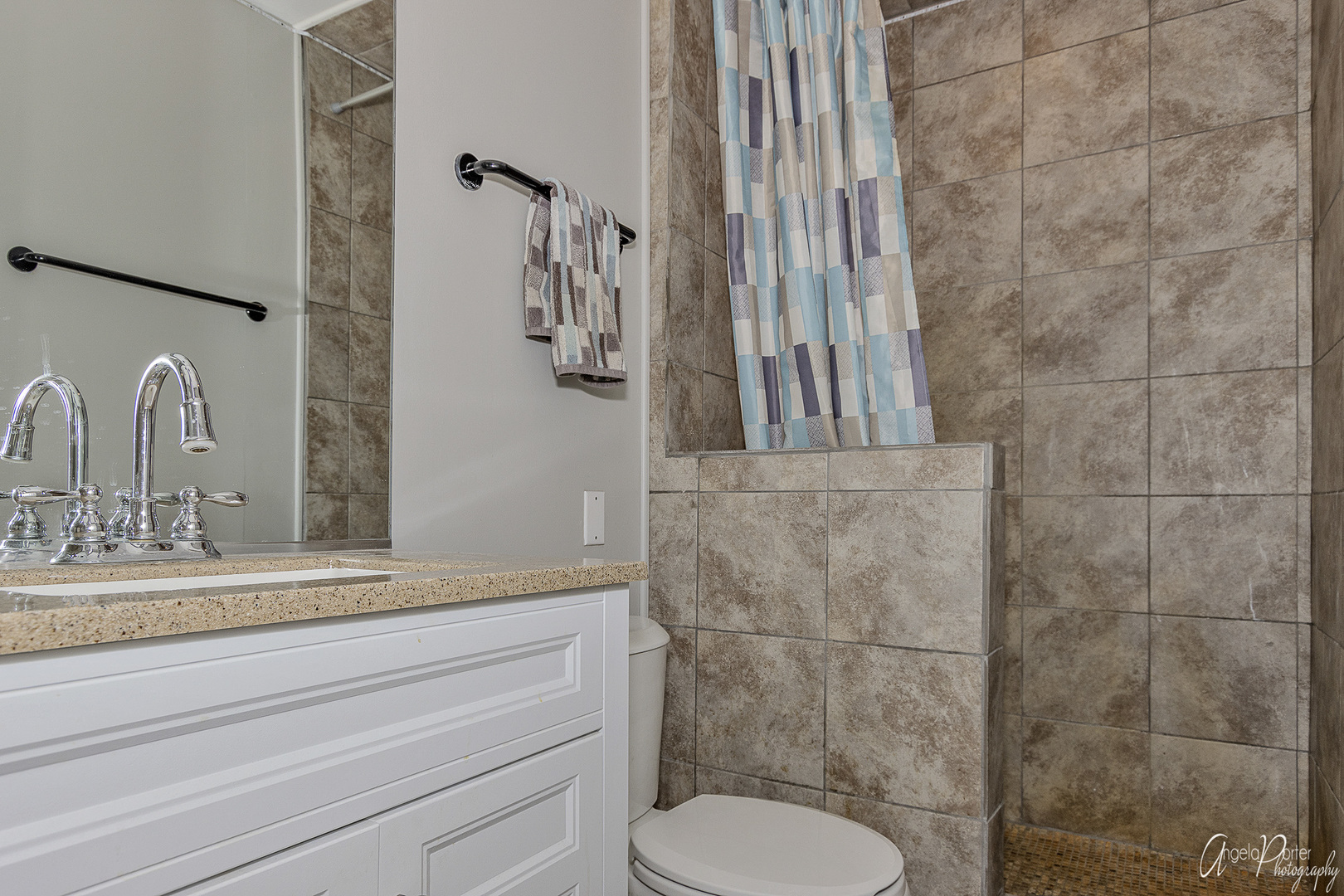 9719 Richardson Road Spring Grove, IL 60081 - Photo 15 of 26 a bathroom with a sink toilet and shower