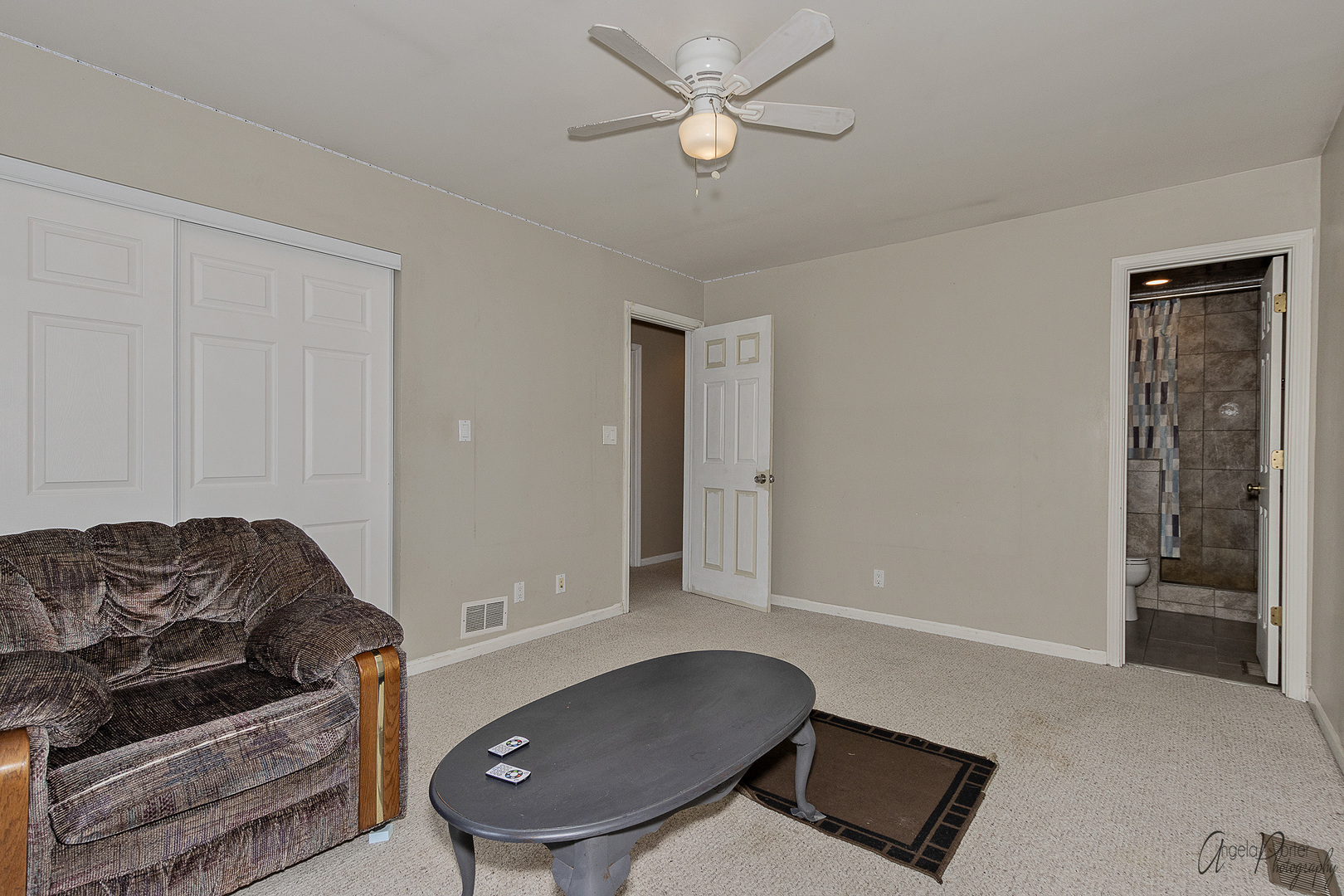 9719 Richardson Road Spring Grove, IL 60081 - Photo 17 of 26 a living room with furniture