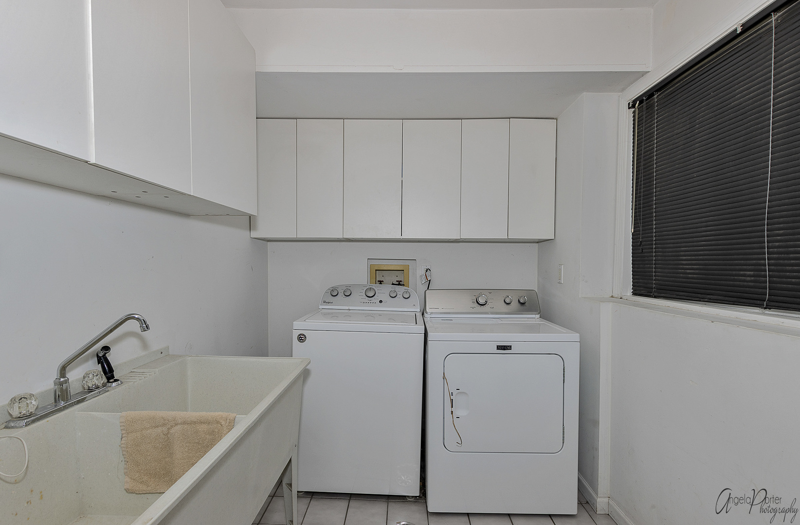 9719 Richardson Road Spring Grove, IL 60081 - Photo 19 of 26 a utility room with dryer and washer