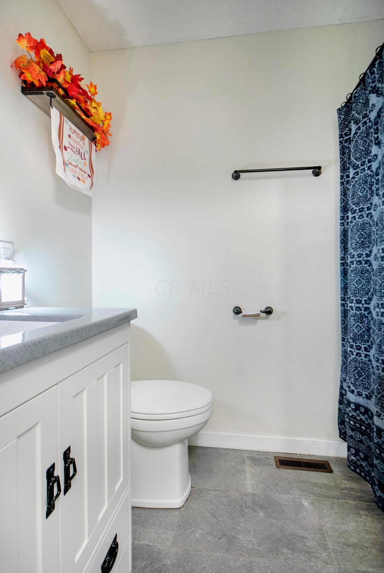 3050 Meister Road Southwest Lancaster, OH 43130 - Photo 11 of 41 Full Bath