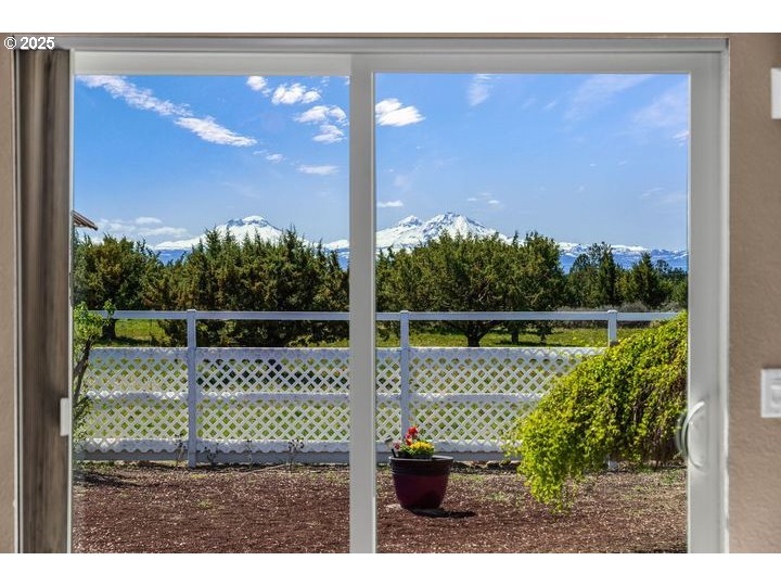 6577 Southwest Shad Road Terrebonne, OR 97760 - Photo 14 of 35 Gallery Image 14