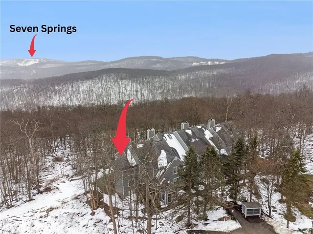 a view of outdoor space and city view