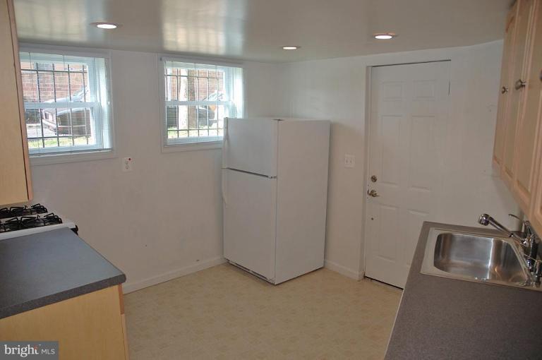 1331 Park Road Northwest Washington, DC 20010 - Photo 17 of 18 Apartment Kitchen