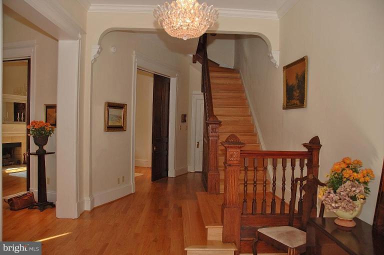 1331 Park Road Northwest Washington, DC 20010 - Photo 3 of 18 Hallway