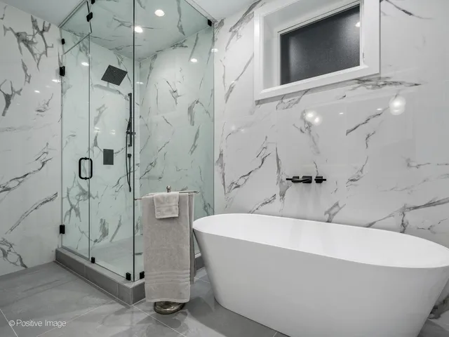 $1,195,000 | 1029 North Winchester Avenue, Unit 1, Chicago, IL 60622