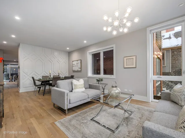 $1,195,000 | 1029 North Winchester Avenue, Unit 1, Chicago, IL 60622