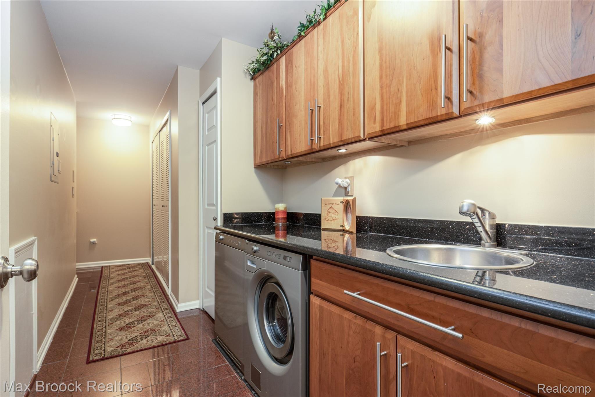 3434 Tremonte Circle Rochester, MI 48306 - Photo 12 of 22 2E2A5922-Edit.jpg