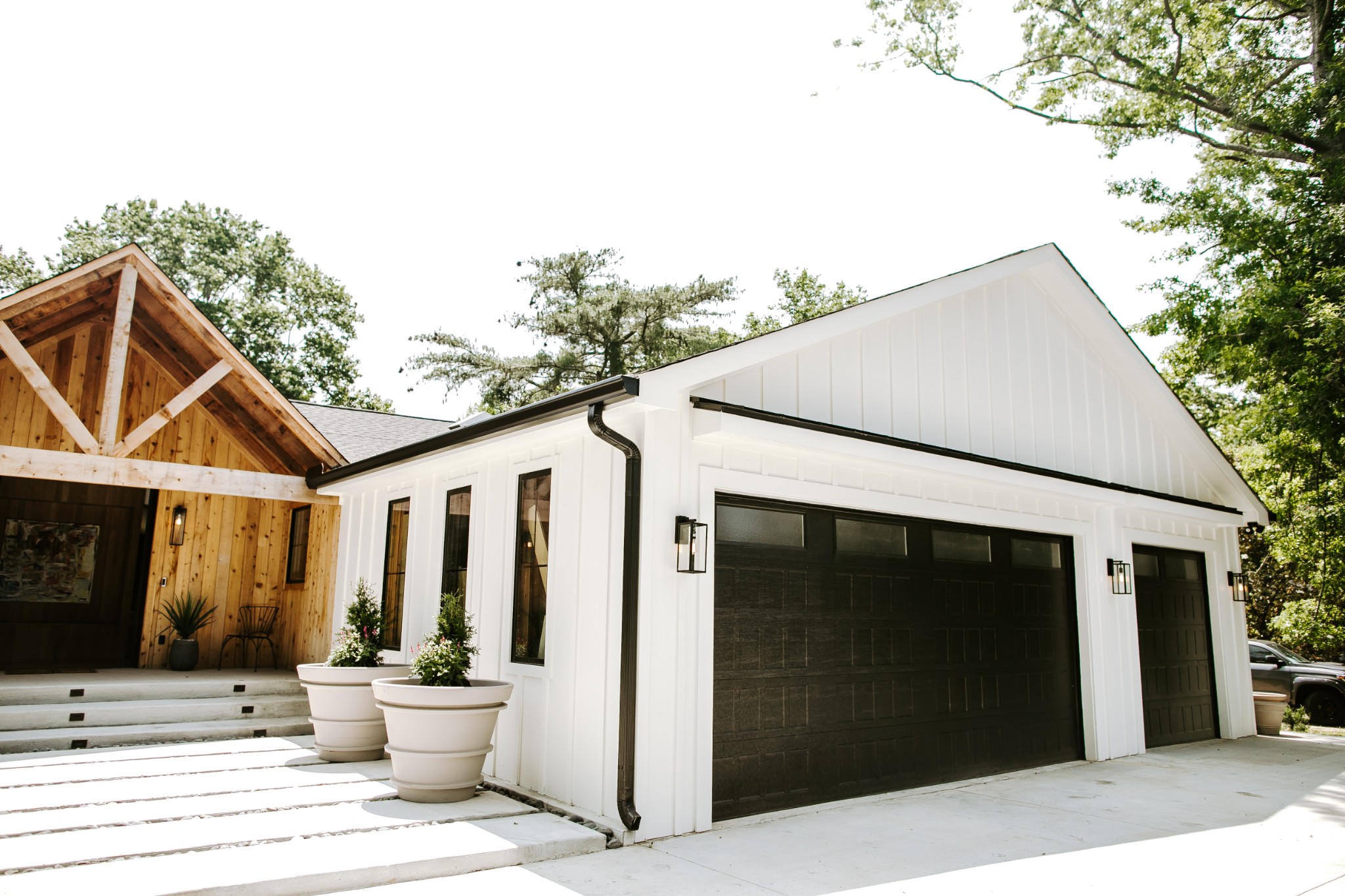 131 Baltusrol Road Franklin, TN 37069 - Photo 3 of 42 a front view of a house with plants