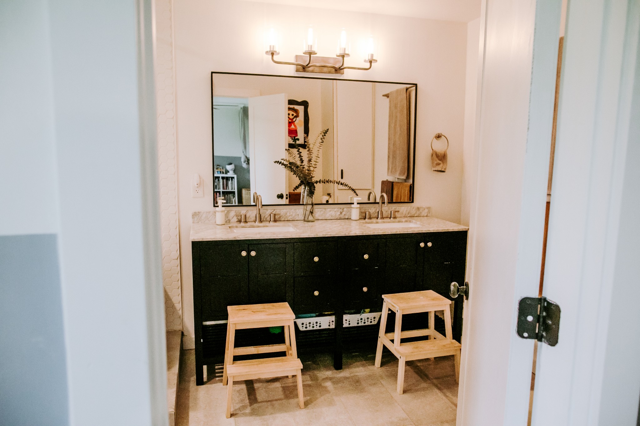 131 Baltusrol Road Franklin, TN 37069 - Photo 32 of 42 a bathroom with a sink and a mirror