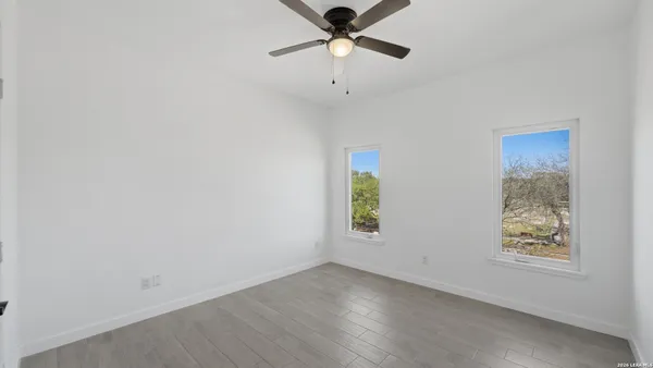 $2,100 | 895 East Mather Street, New Braunfels, TX 78130