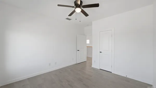 $2,100 | 895 East Mather Street, New Braunfels, TX 78130