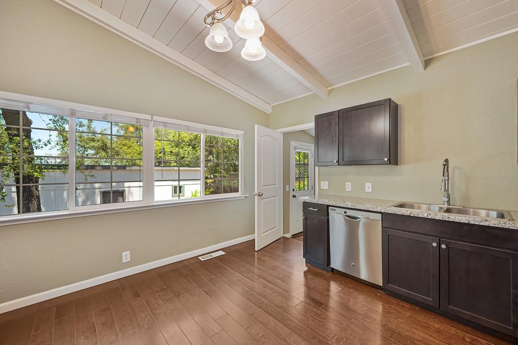 11375 Dry Creek Road Auburn, CA 95602 - Photo 10 of 33