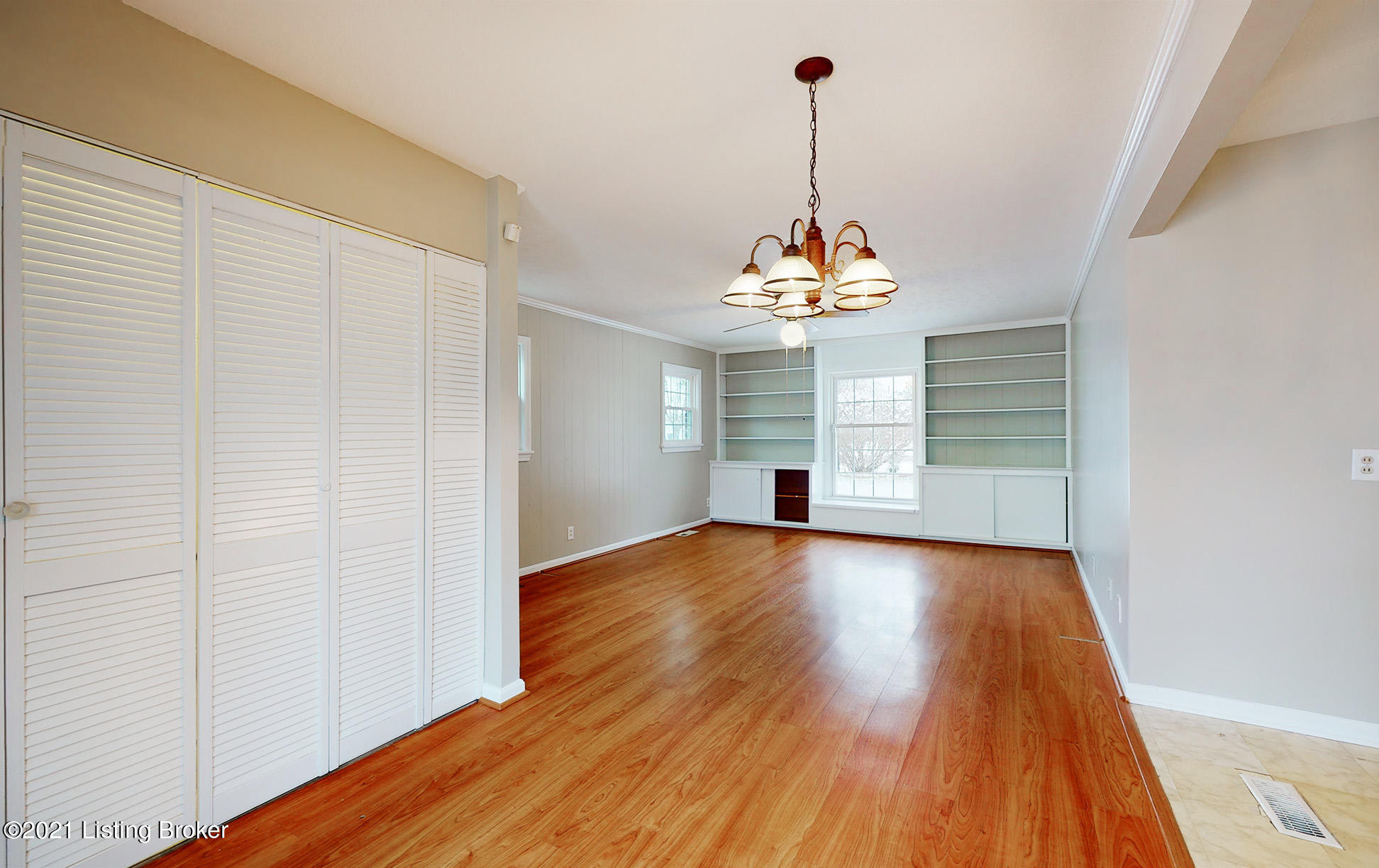 122 Blue Ridge Road Louisville, KY 40223 - Photo 25 of 74 Built-In's, Window Has Eastern Exposure