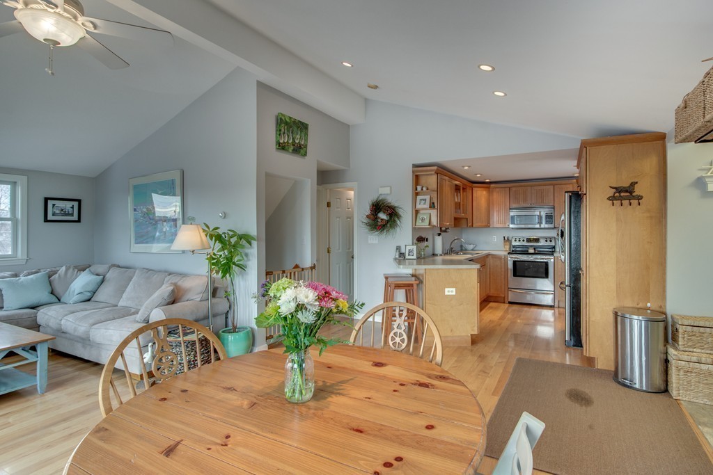 12 Hillside Road Ipswich, MA 01938 - Photo 6 of 28 Gallery Image 6