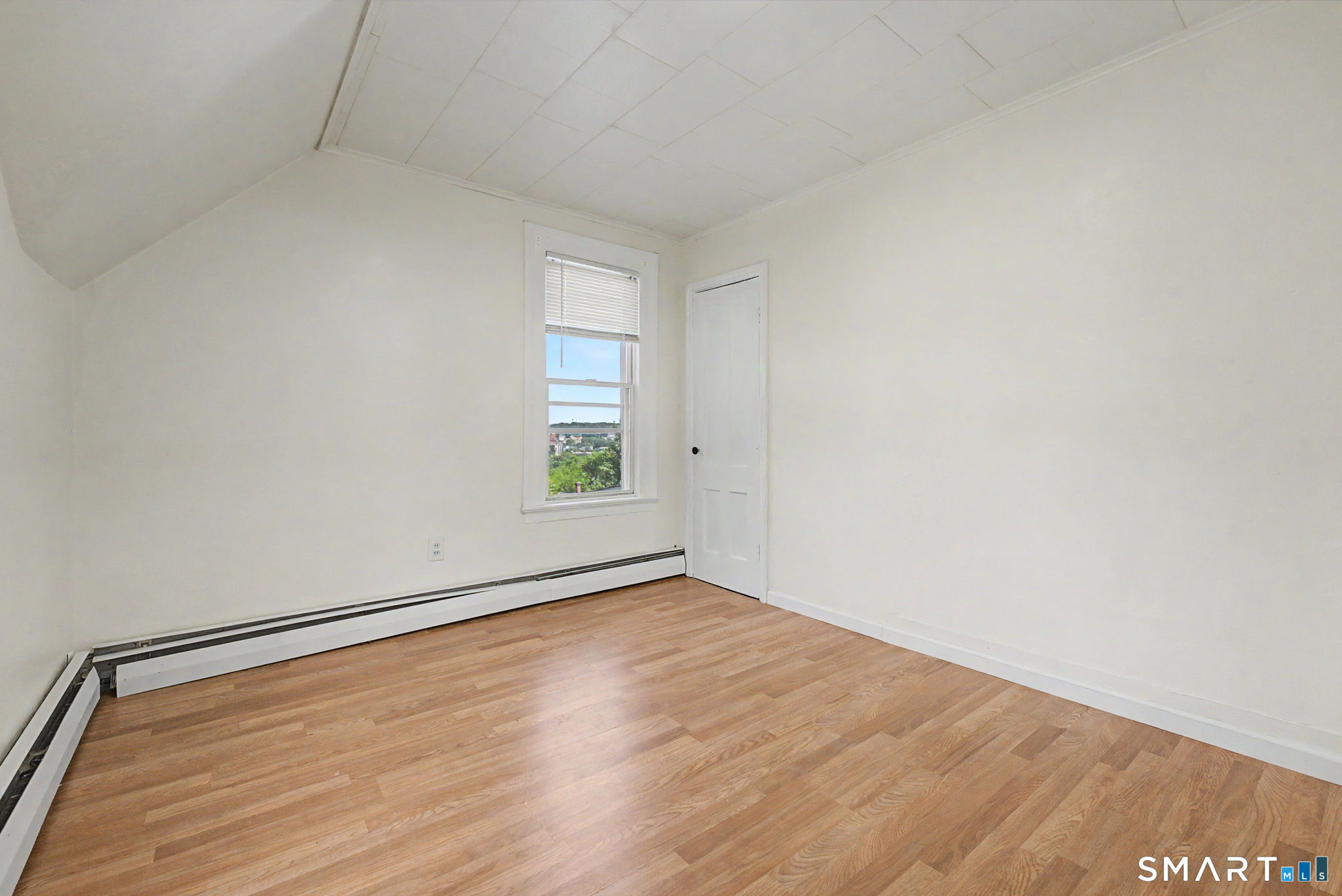 52 Alder Street Waterbury, CT 06708 - Photo 13 of 40
