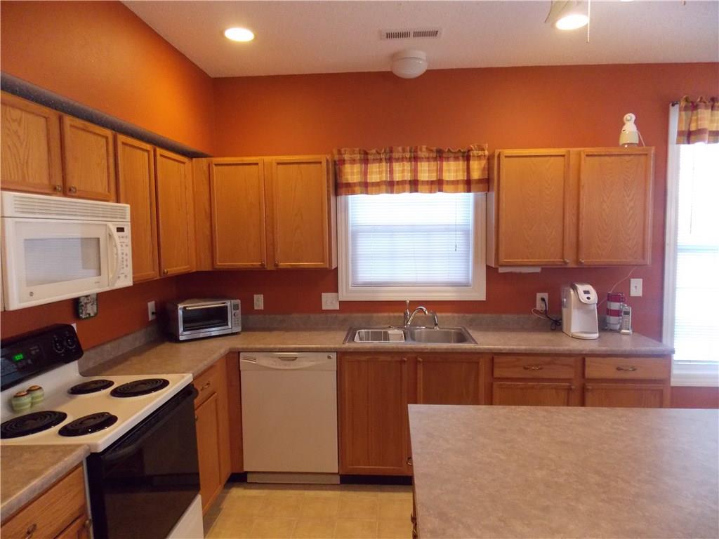 9723 Rhodes Lane Avon, IN 46123 - Photo 13 of 28