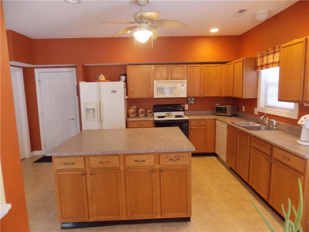 9723 Rhodes Lane Avon, IN 46123 - Photo 14 of 28
