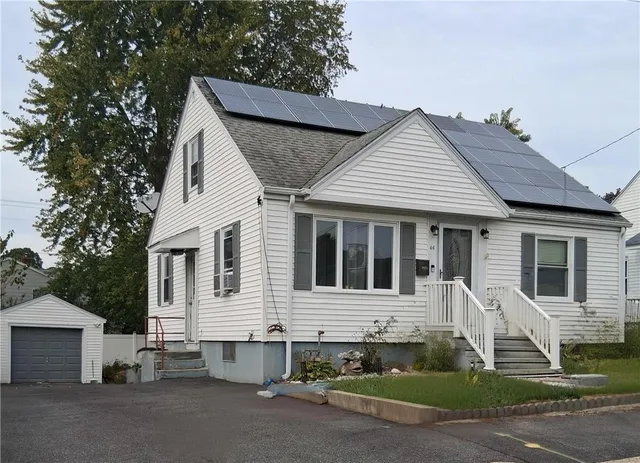 $389,900 | 46 Bowen Street, Cumberland, RI 02864