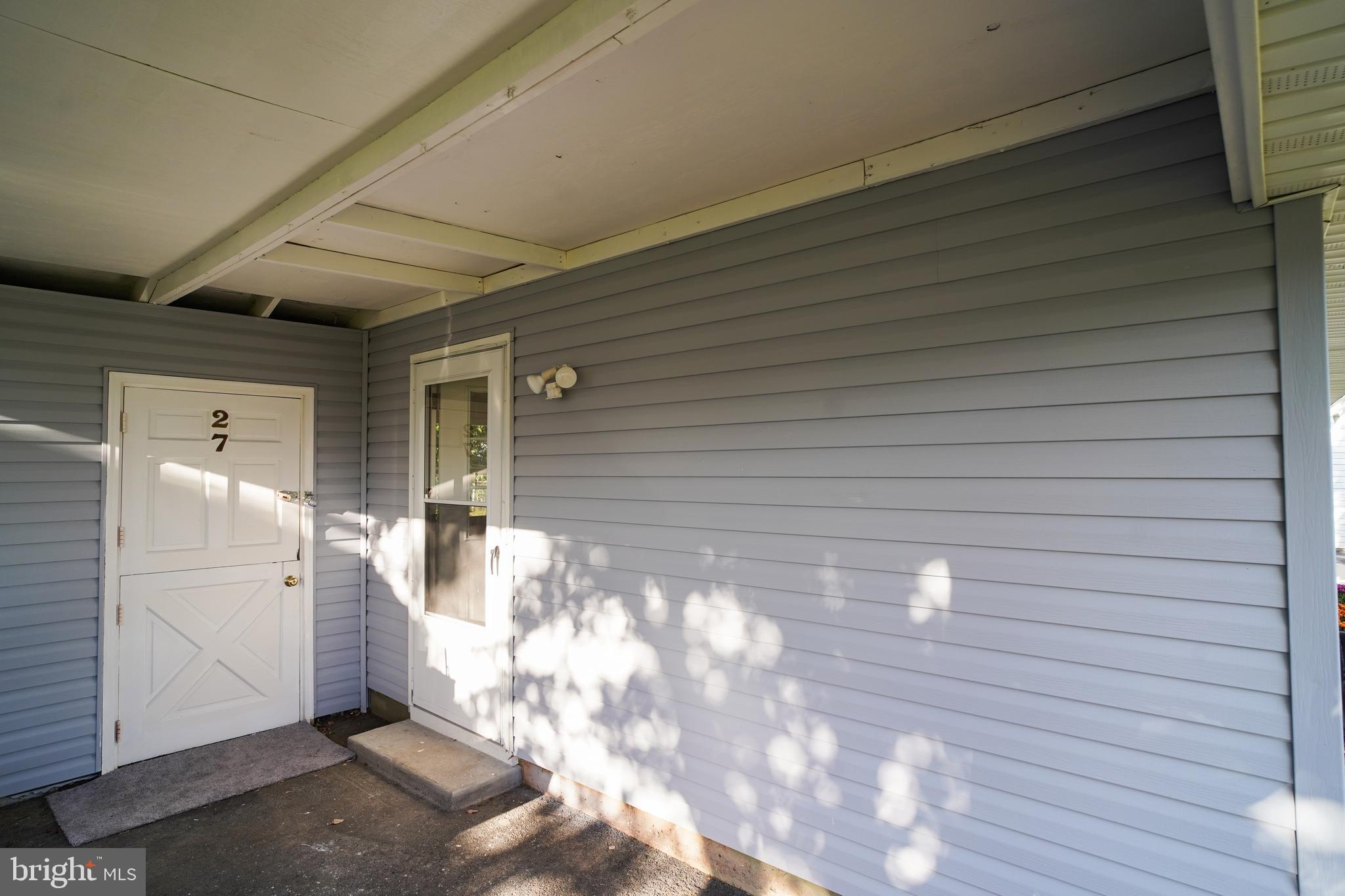 27 Inbrook Road Levittown, PA 19057 - Photo 4 of 33 Front door