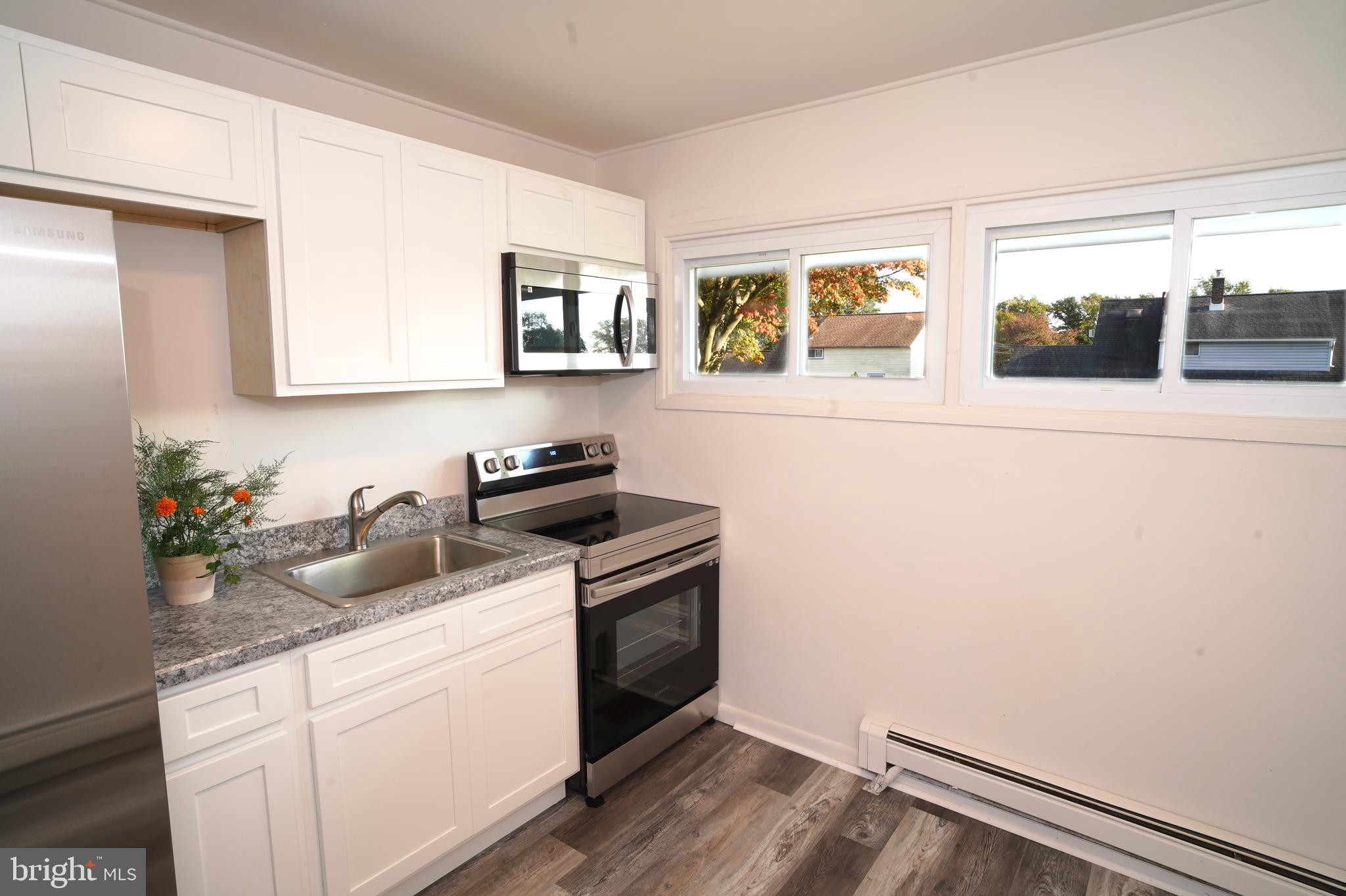 27 Inbrook Road Levittown, PA 19057 - Photo 5 of 33 New Kitchen