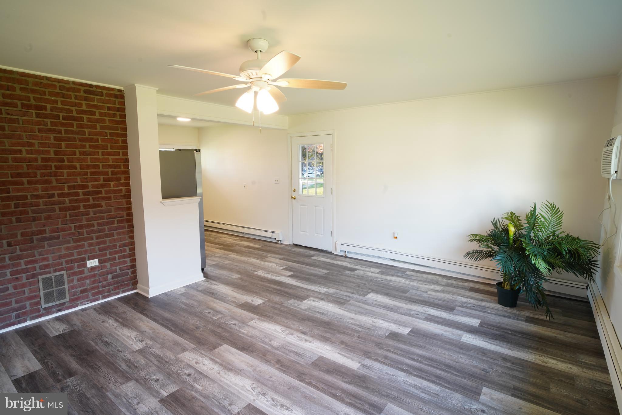 27 Inbrook Road Levittown, PA 19057 - Photo 7 of 33 Living room