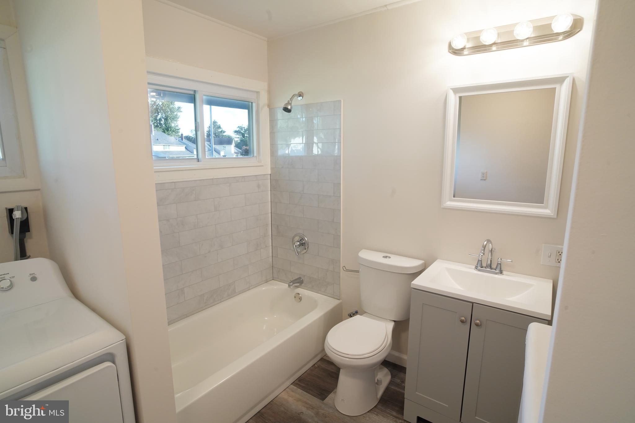 27 Inbrook Road Levittown, PA 19057 - Photo 9 of 33 Primary bath