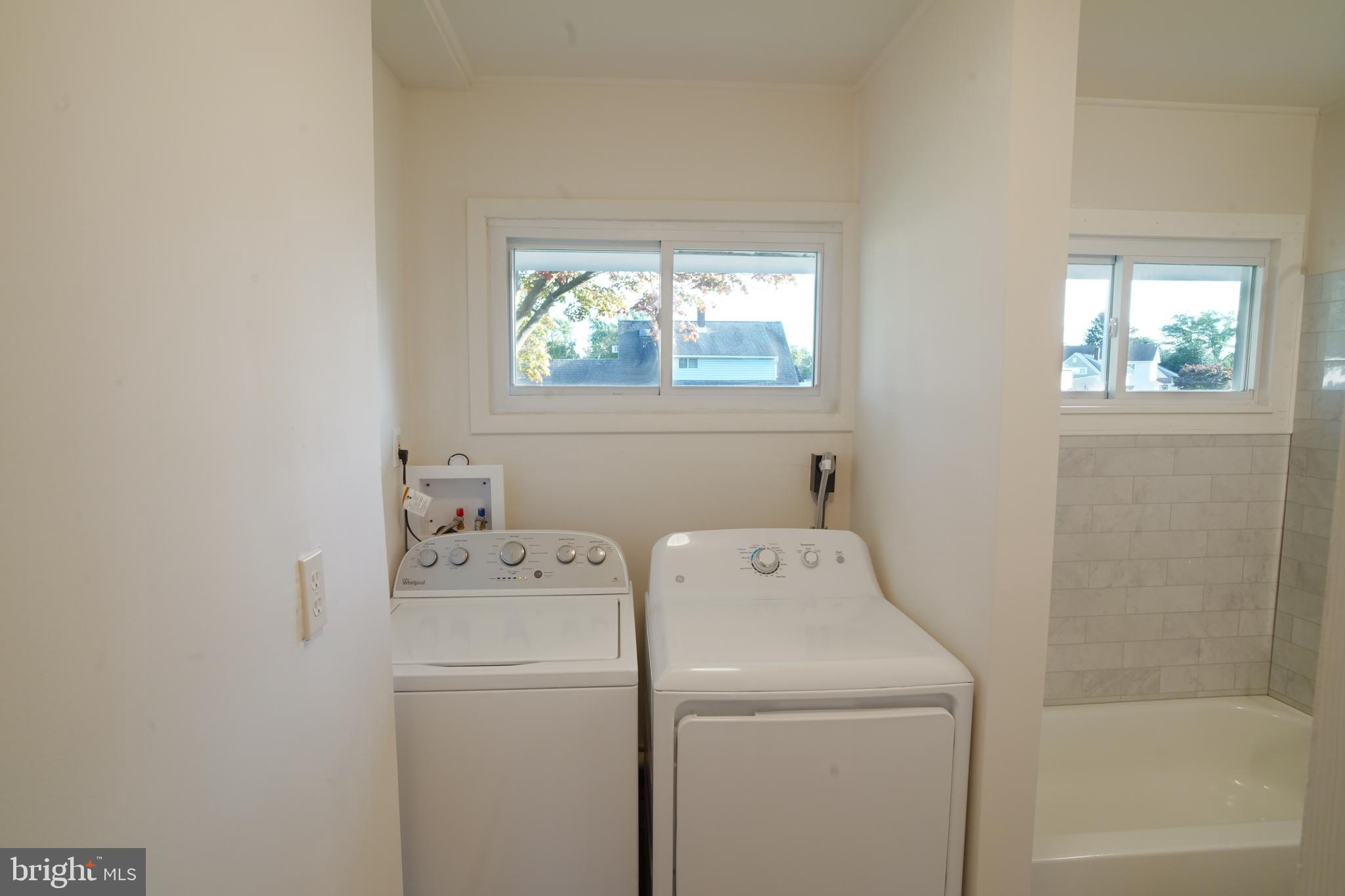 27 Inbrook Road Levittown, PA 19057 - Photo 10 of 33 Laundry