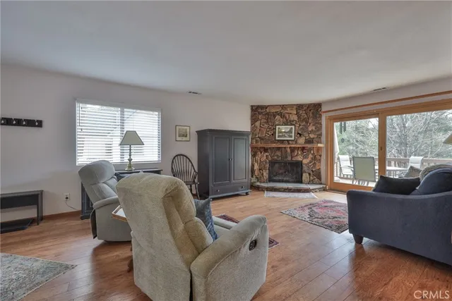 $415,000 | 39177 Arapahoe Road, Fawnskin, CA 92333