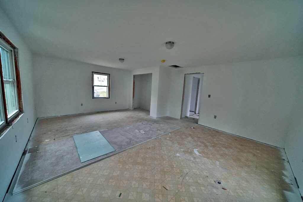 185 Hodgdon Mills Road Houlton, ME 04730 - Photo 20 of 47 185-hodgdon-mills-living-ro