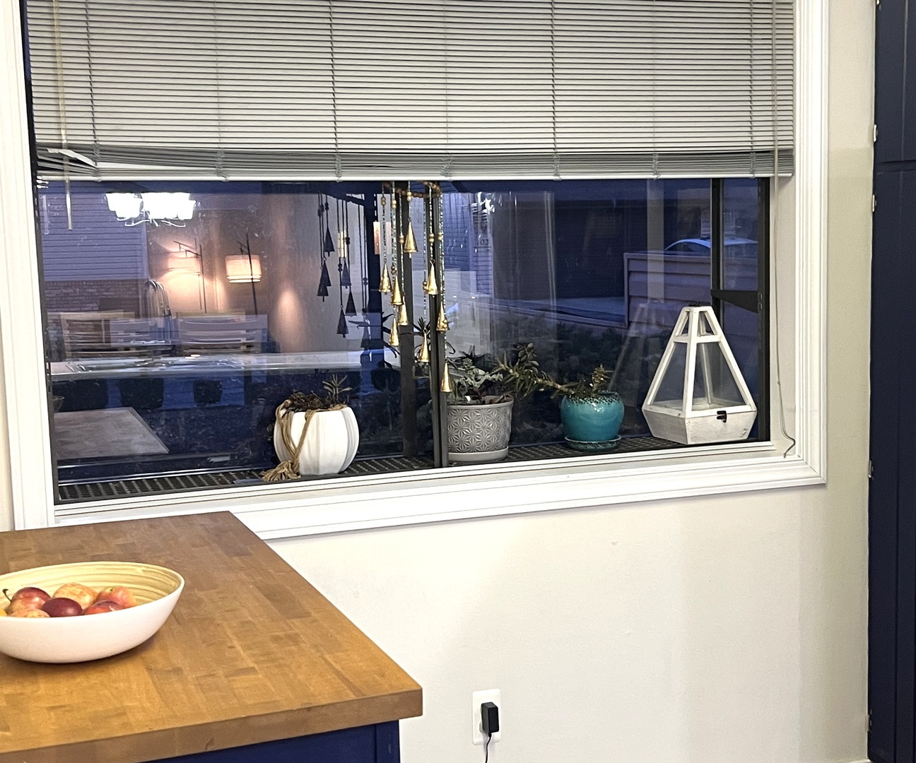 106 Spring Circle, Unit 106 Urbana, IL 61802 - Photo 5 of 18 a kitchen with a sink and a stove