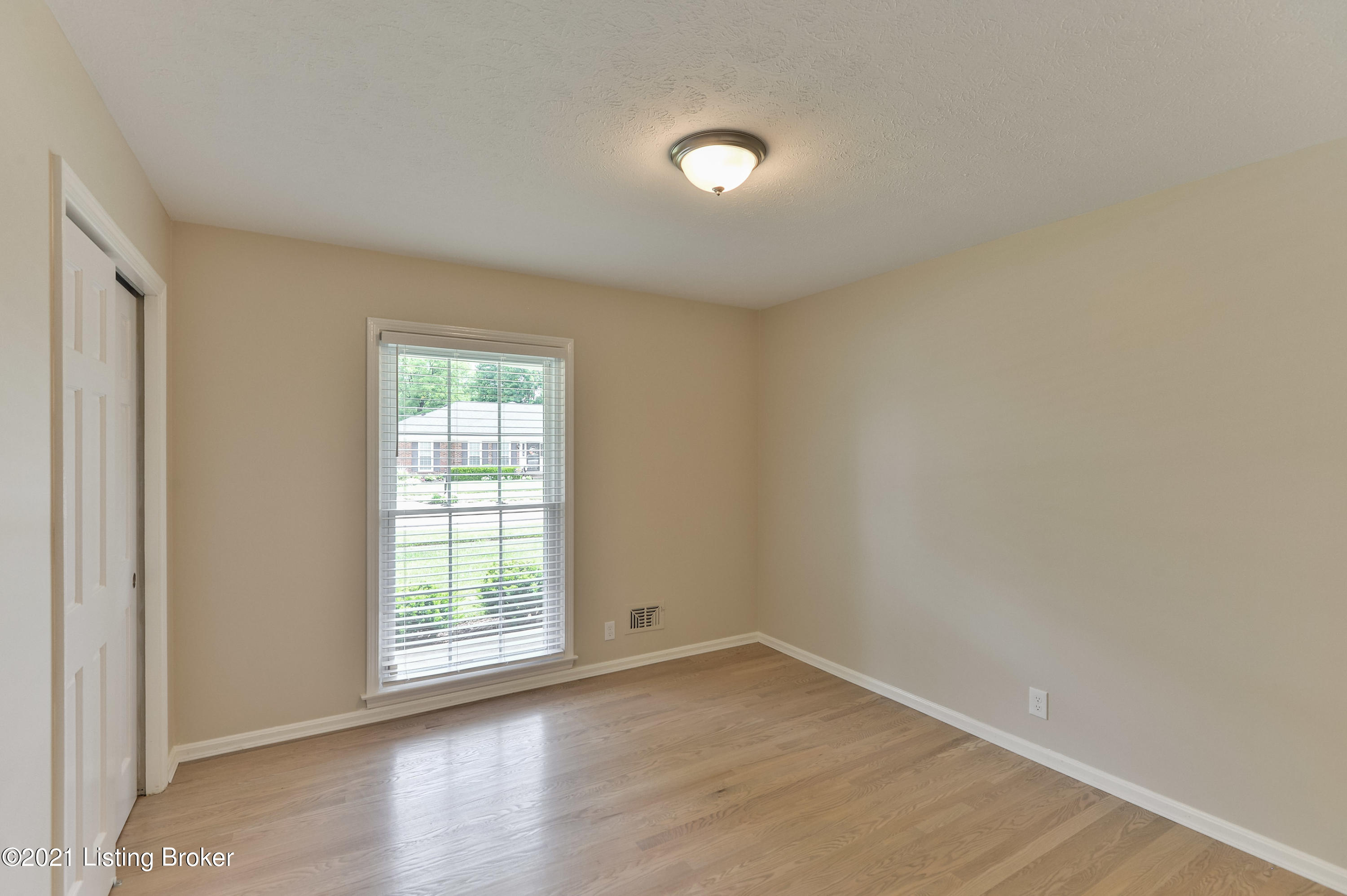 2406 Hayward Road Louisville, KY 40242 - Photo 23 of 53 032 - 20200701 5780