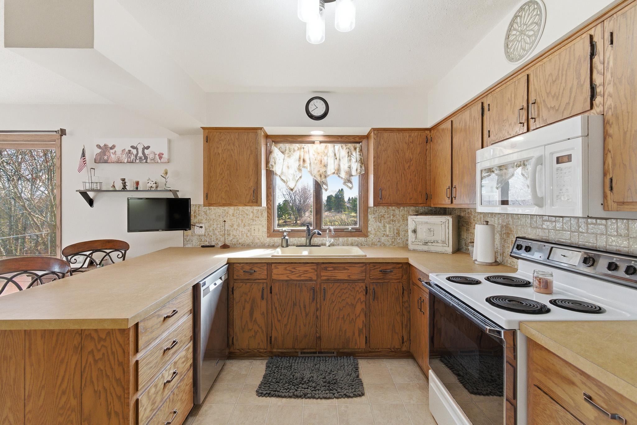 34782 Knollcrest Street Waseca, MN 56093 - Photo 7 of 67