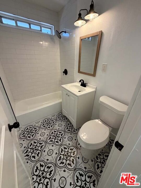 8818 Ramsgate Avenue, Unit 8822 1/2 Los Angeles, CA 90045 - Photo 14 of 20 a bathroom with a toilet and a shower