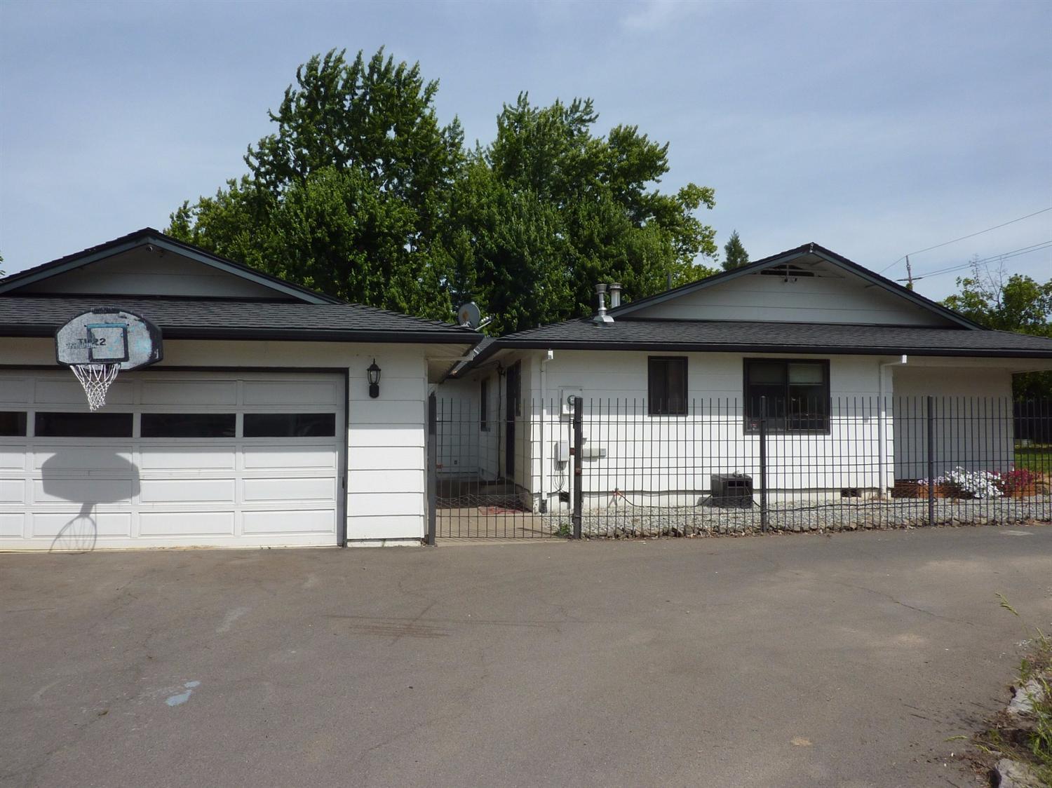 1150 South Stage Road Medford, OR 97501 - Photo 1 of 16 Primary Photo