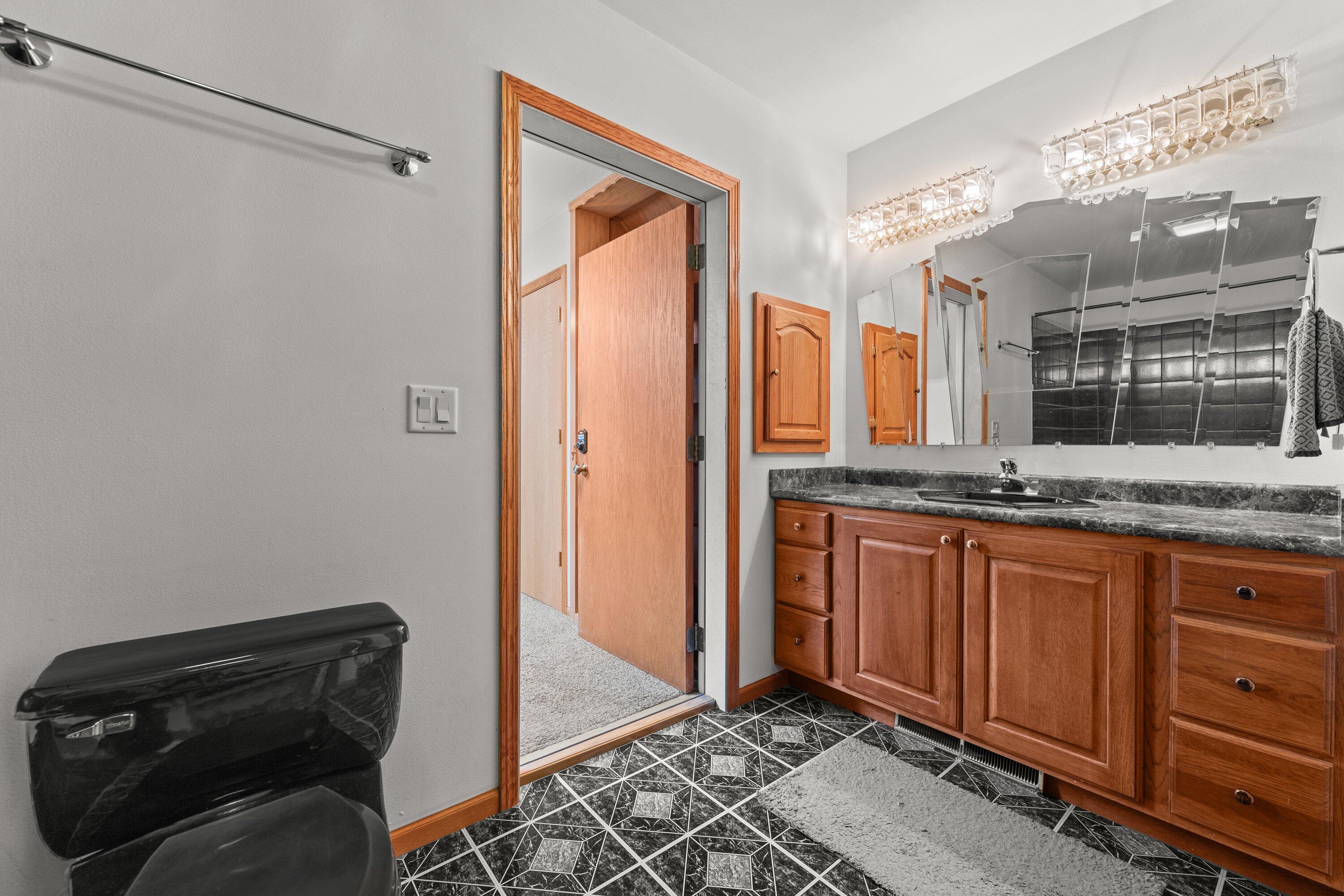 7293 Aurora Road Addison, WI 53090 - Photo 52 of 95 dual access full bath 3 upper