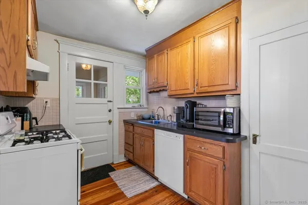 $2,800 | 52 Augur Street, Hamden, CT 06517