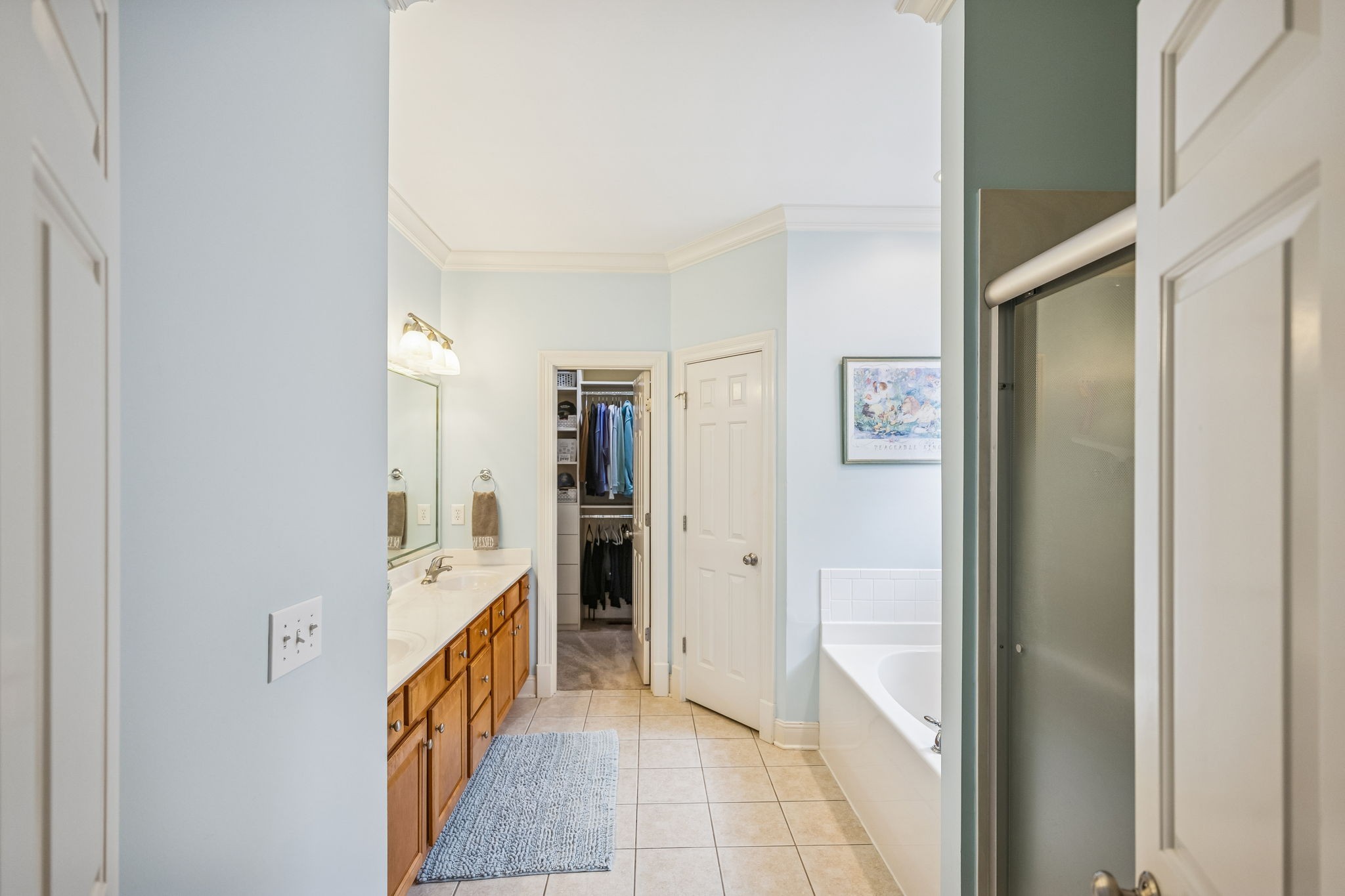 2172 Alexander Boulevard Murfreesboro, TN 37130 - Photo 20 of 46 a hallway with cabinets
