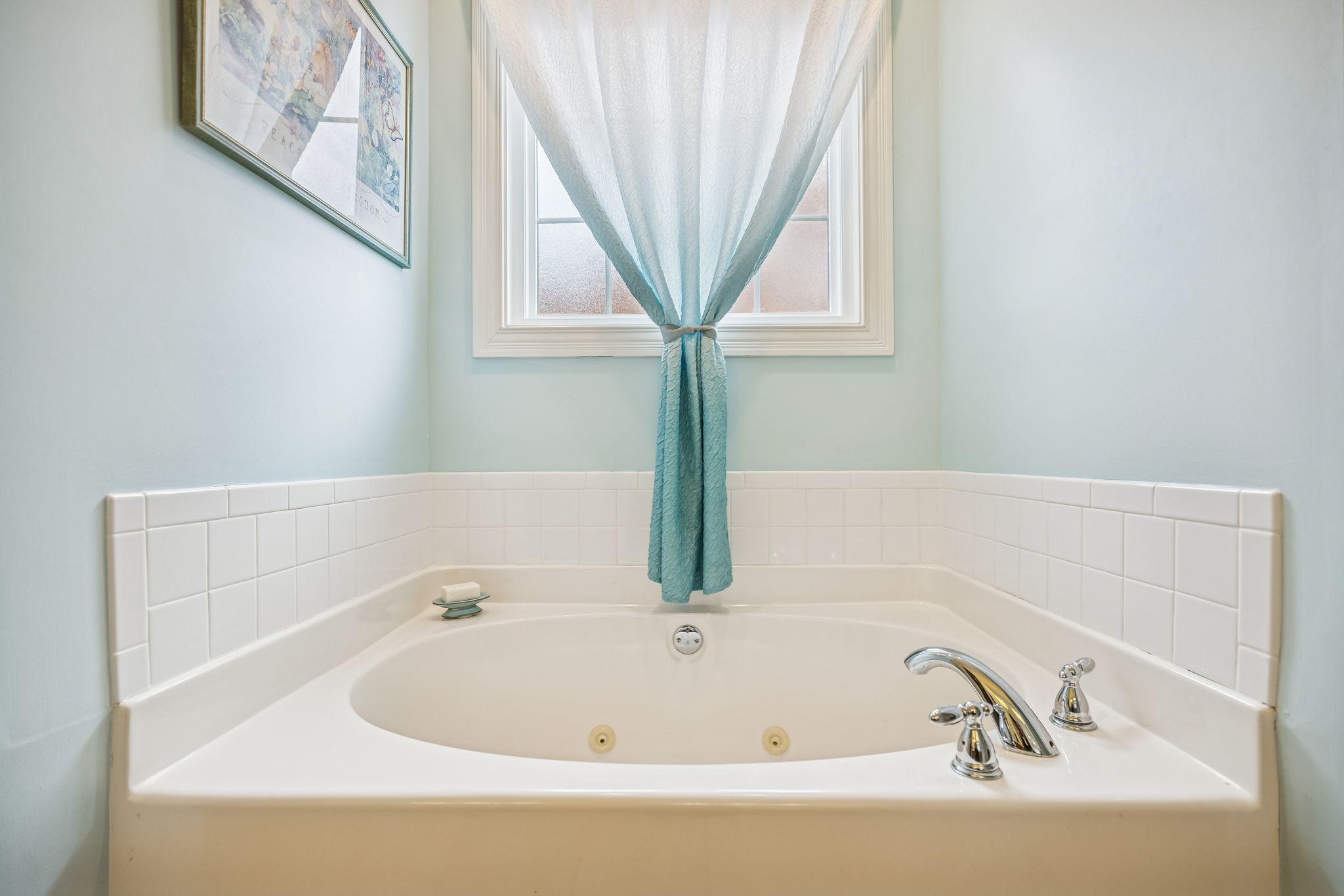 2172 Alexander Boulevard Murfreesboro, TN 37130 - Photo 22 of 46 a bathroom with a bathtub