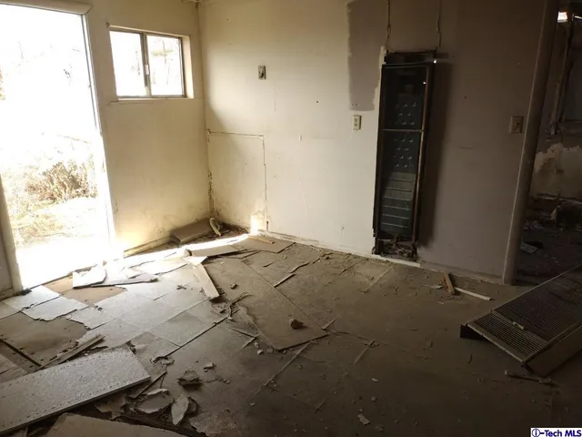 $20,000 | 82103 5th Street, Trona, CA 93562