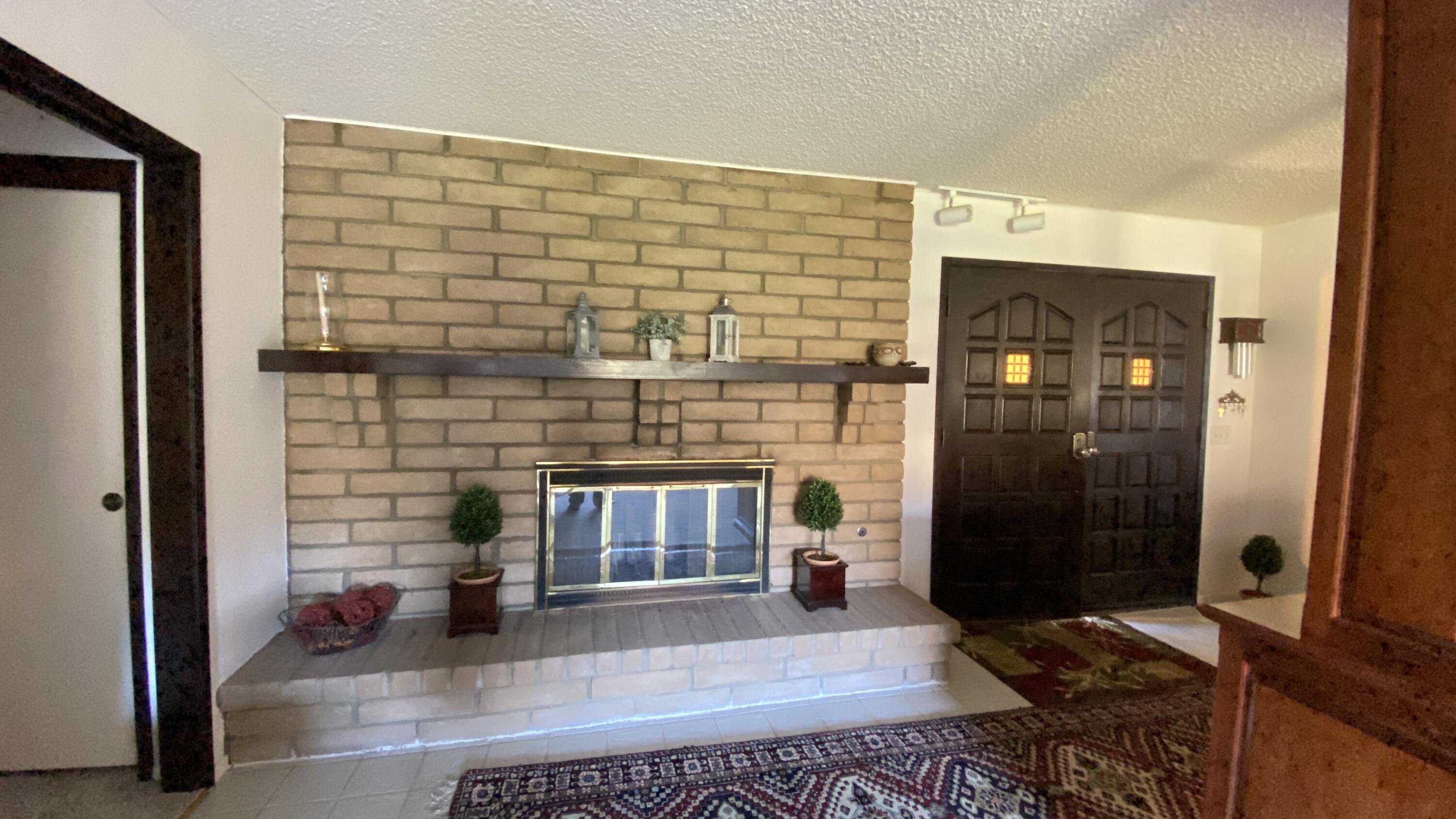 1401 San Miguelito Road Lompoc, CA 93436 - Photo 25 of 61 a living room with furniture