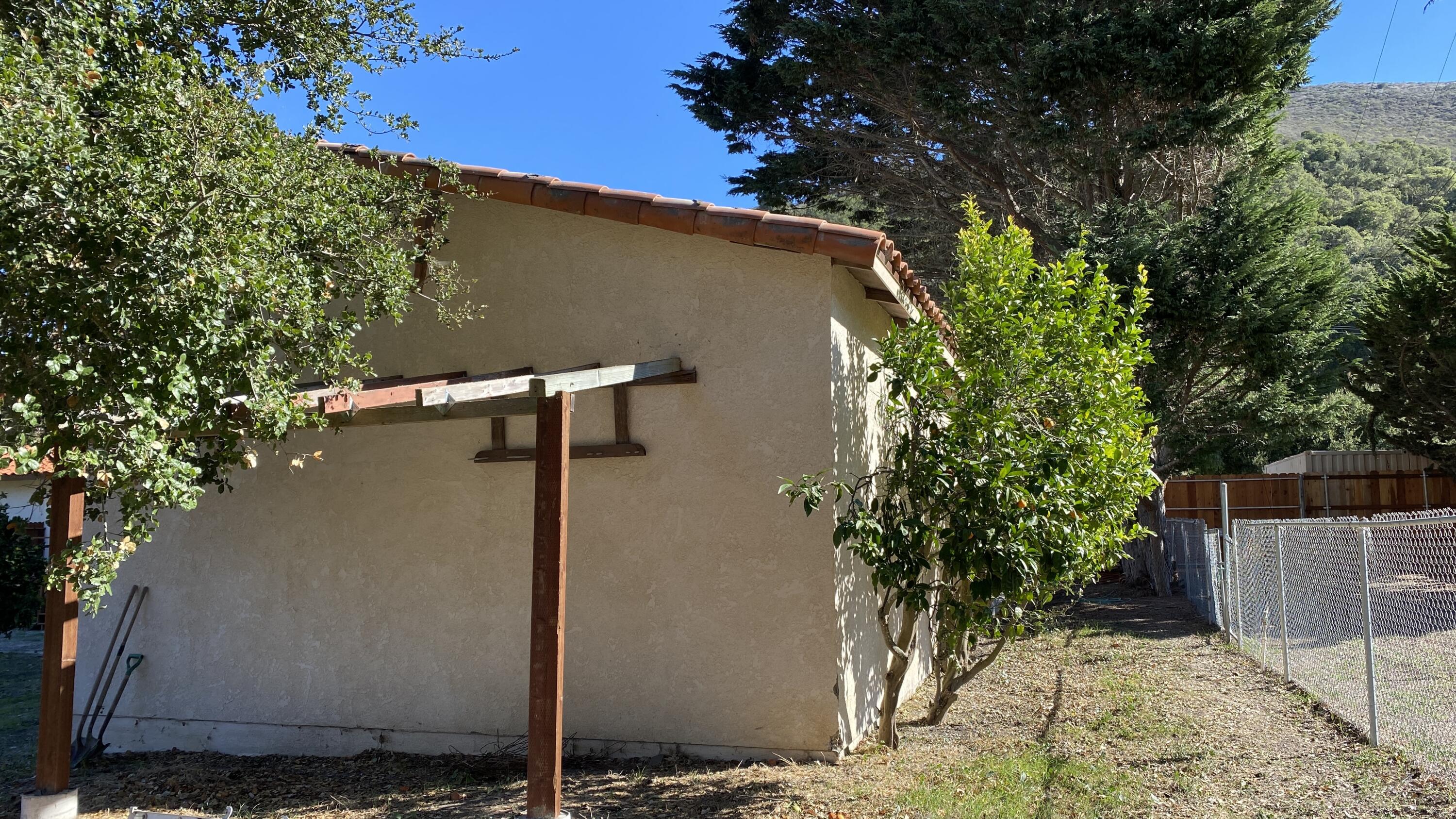 1401 San Miguelito Road Lompoc, CA 93436 - Photo 53 of 61 a backyard of a house