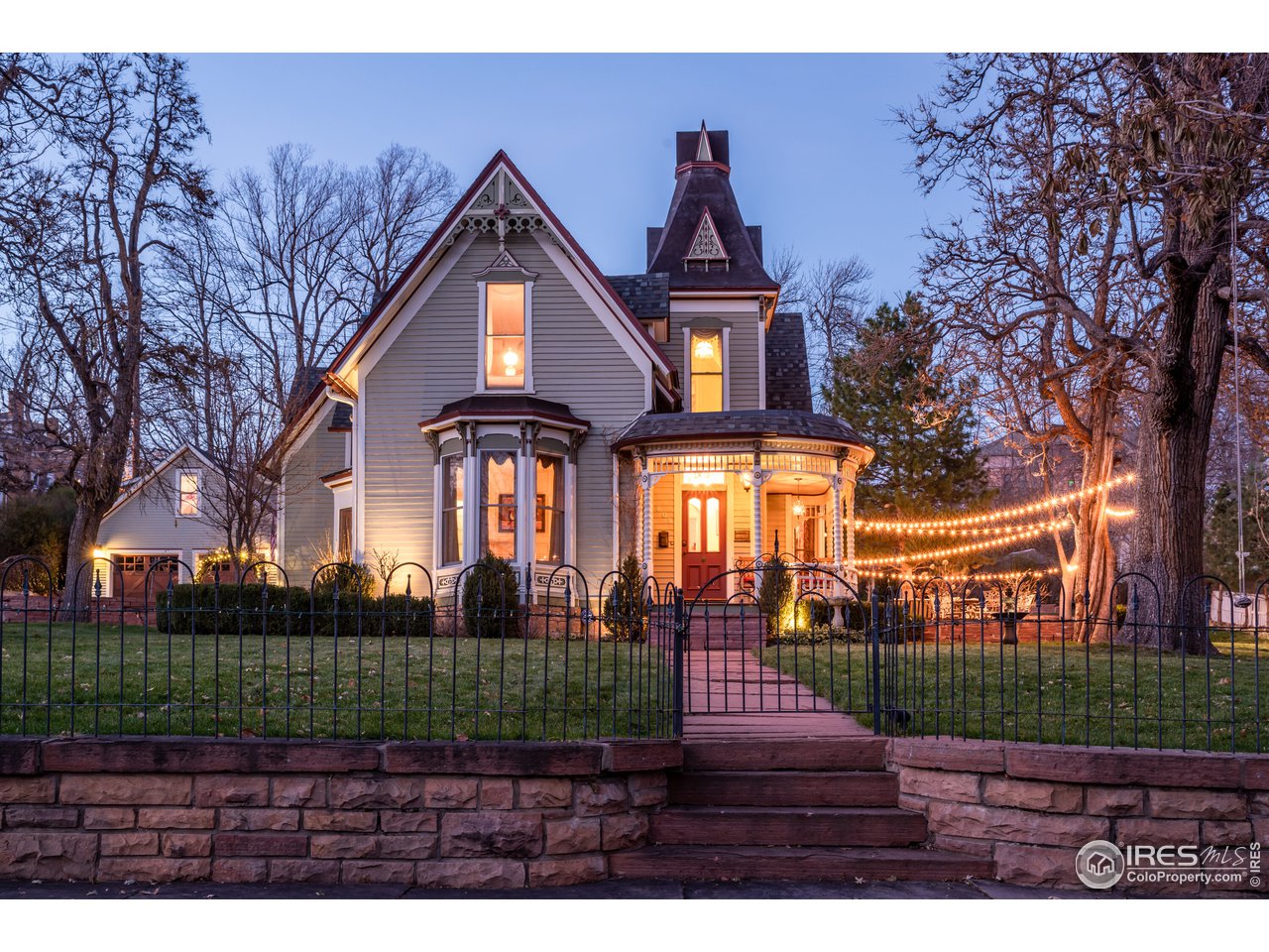 809 Pine Street Boulder, CO 80302 - Photo 1 of 38 a front view of a house with garden