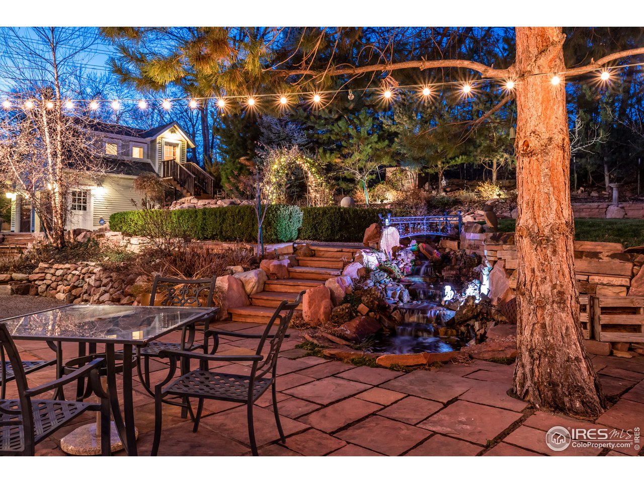 809 Pine Street Boulder, CO 80302 - Photo 31 of 38 a view of a chairs and tables in a patio