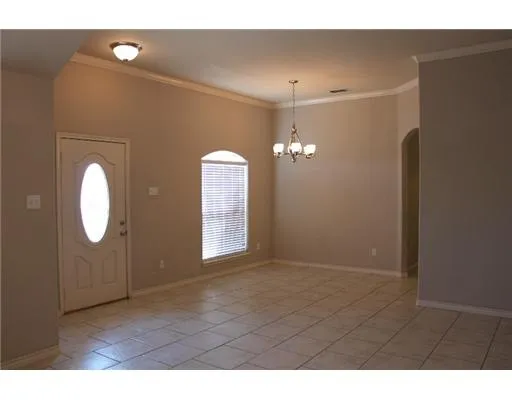 a view of empty room with window